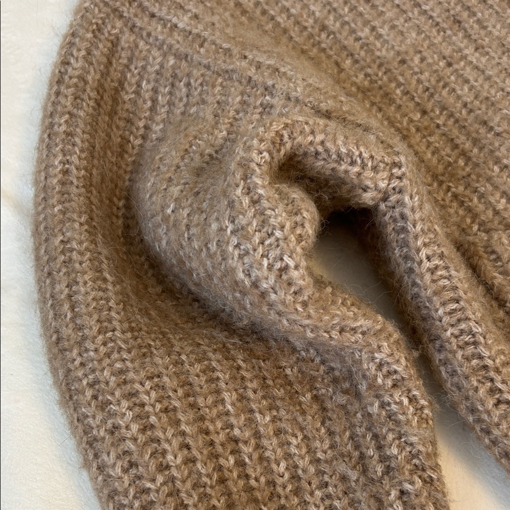 Zara Oversized Taupe Ribbed V-Neck Cardigan + Bonus separate Faux fur shawl - Picture 4 of 14